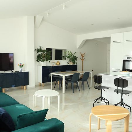 Lux House Olga Apartment Ruma Exterior photo