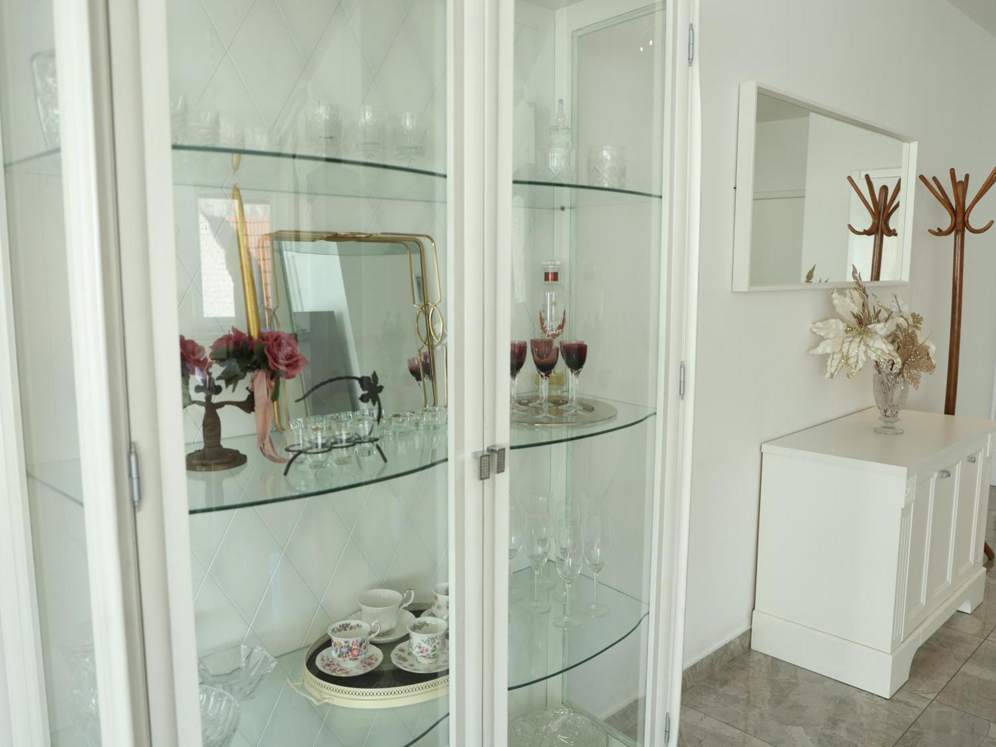 Lux House Olga Apartment Ruma Exterior photo